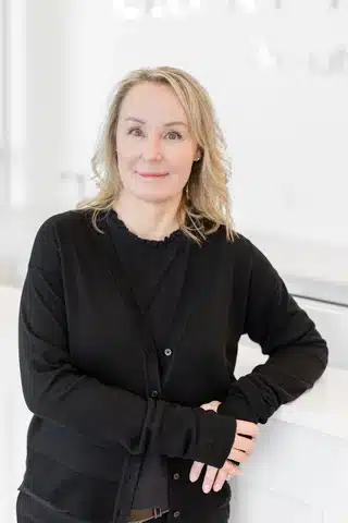 a person posing for the camera